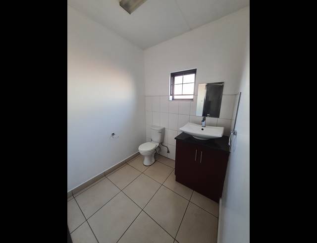 460M² WAREHOUSE TO LET IN DRIEHOEK